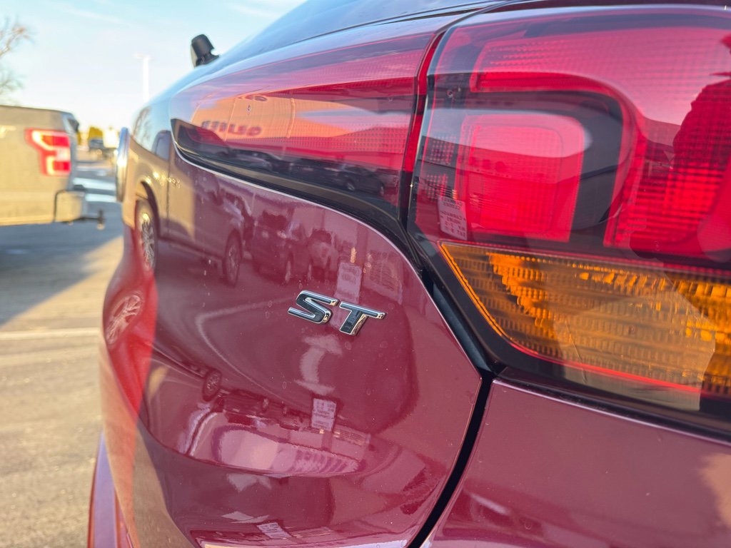 Used 2023 Buick Encore GX Select w/ Sport Touring Package image 8