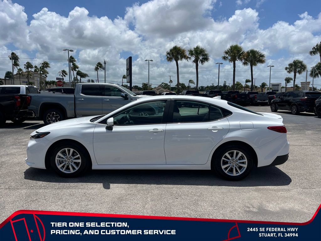 Used 2025 Toyota Camry LE FWD image 4