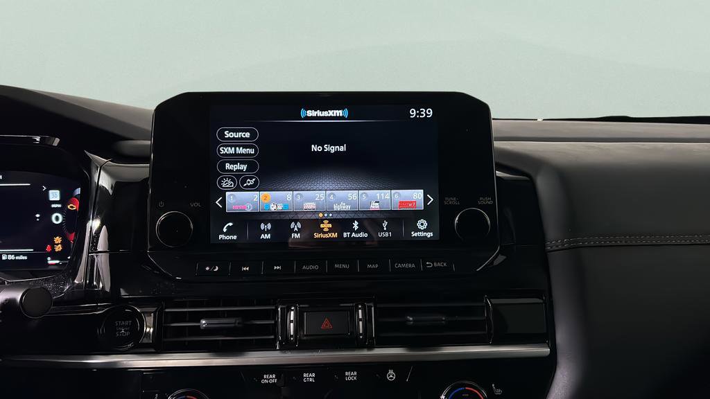 Used 2025 Nissan Pathfinder Platinum image 26