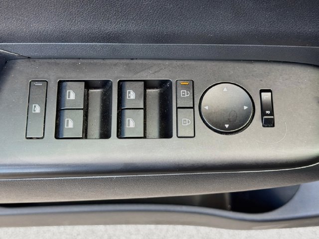 Certified 2024 Hyundai Kona SEL FWD image 18