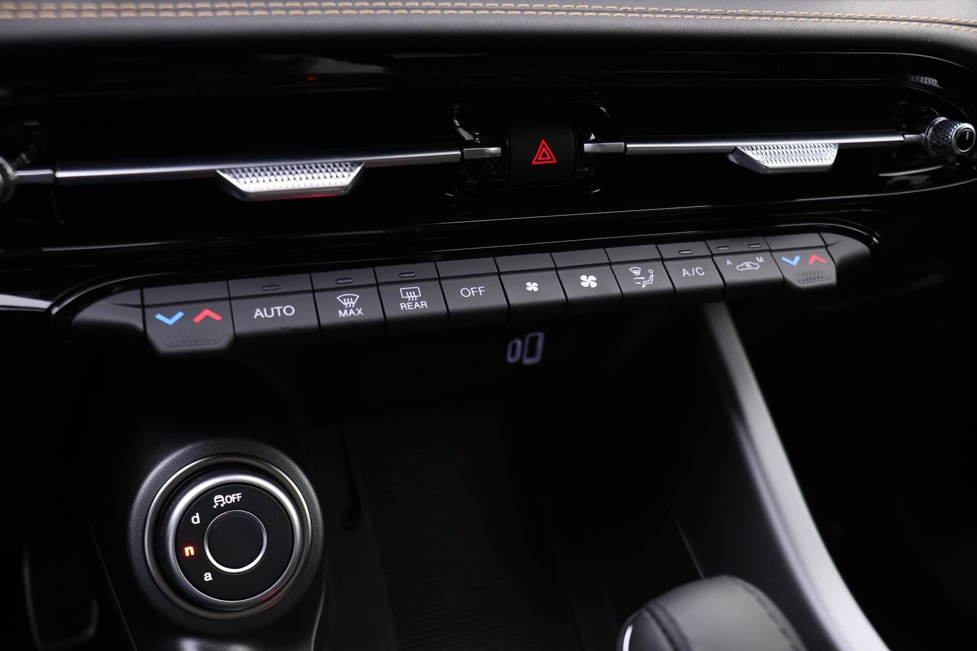 New 2025 Alfa Romeo Tonale w/ Premium Package AWD/4WD image 9