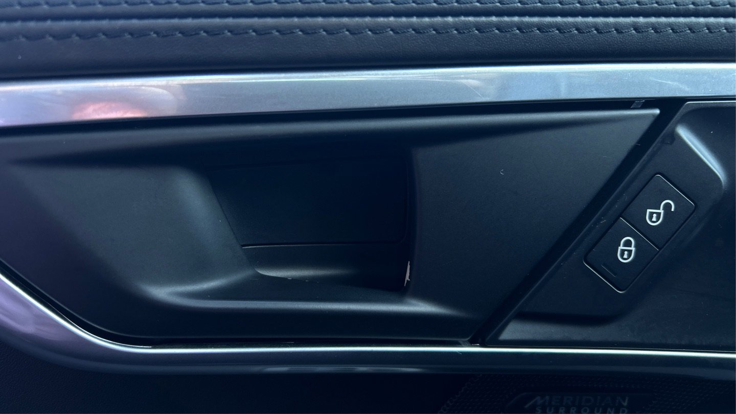 Used 2020 Jaguar F-TYPE Convertible image 38