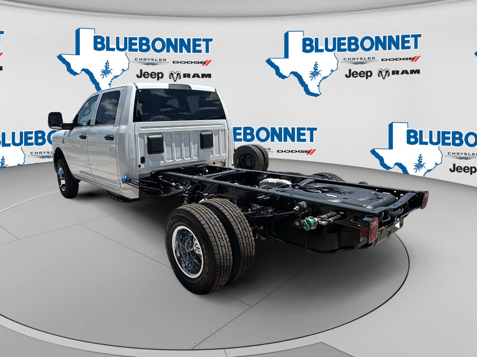 New 2026 RAM 3500 Tradesman w/ Chrome Appearance Group A AWD/4WD image 7