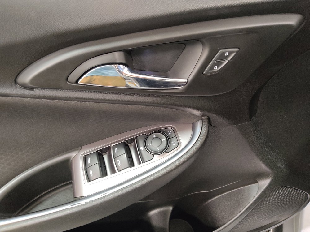 Used 2018 Chevrolet Malibu LT FWD image 27