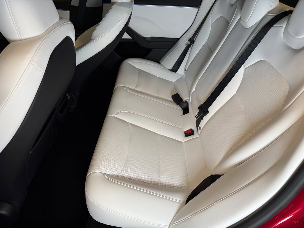 Used 2025 Tesla Model 3 Long Range image 17