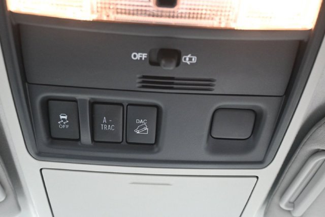 Used 2018 Toyota 4Runner SR5 AWD/4WD image 16