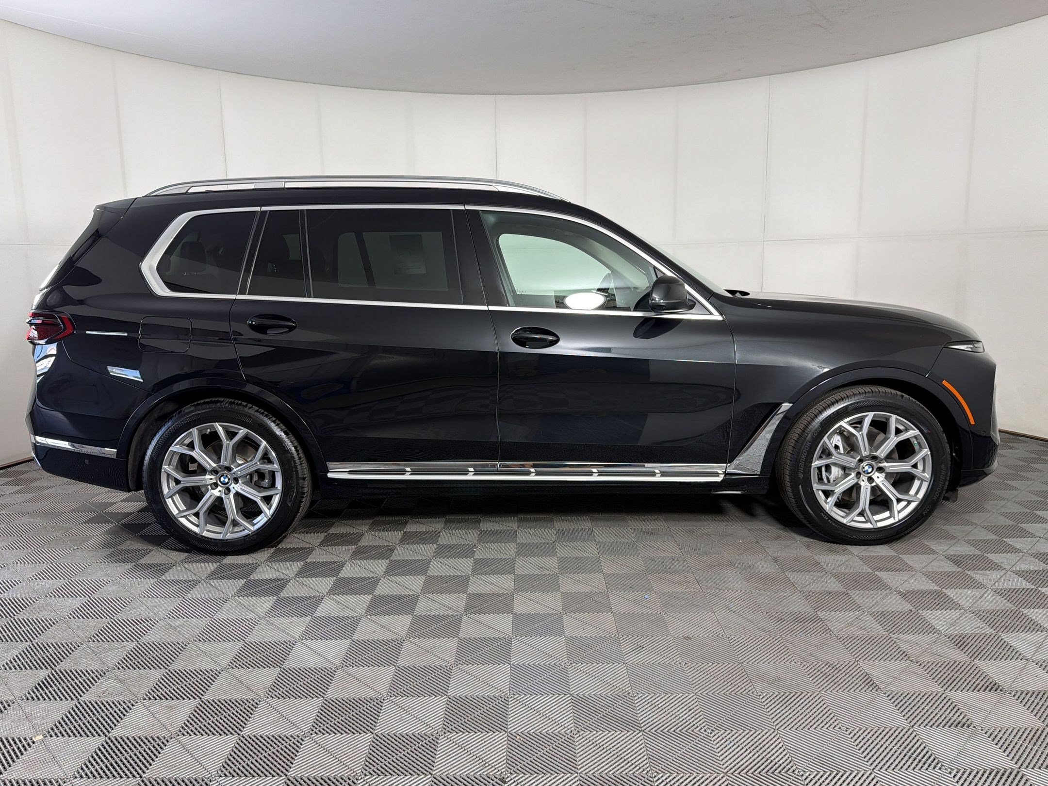 Used 2026 BMW X7 xDrive40i AWD/4WD image 8