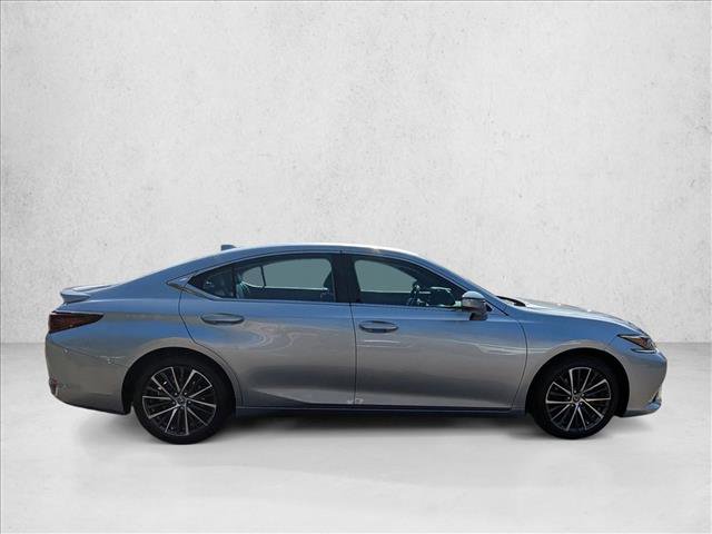 Certified 2025 Lexus ES 300h w/ Premium Package image 4