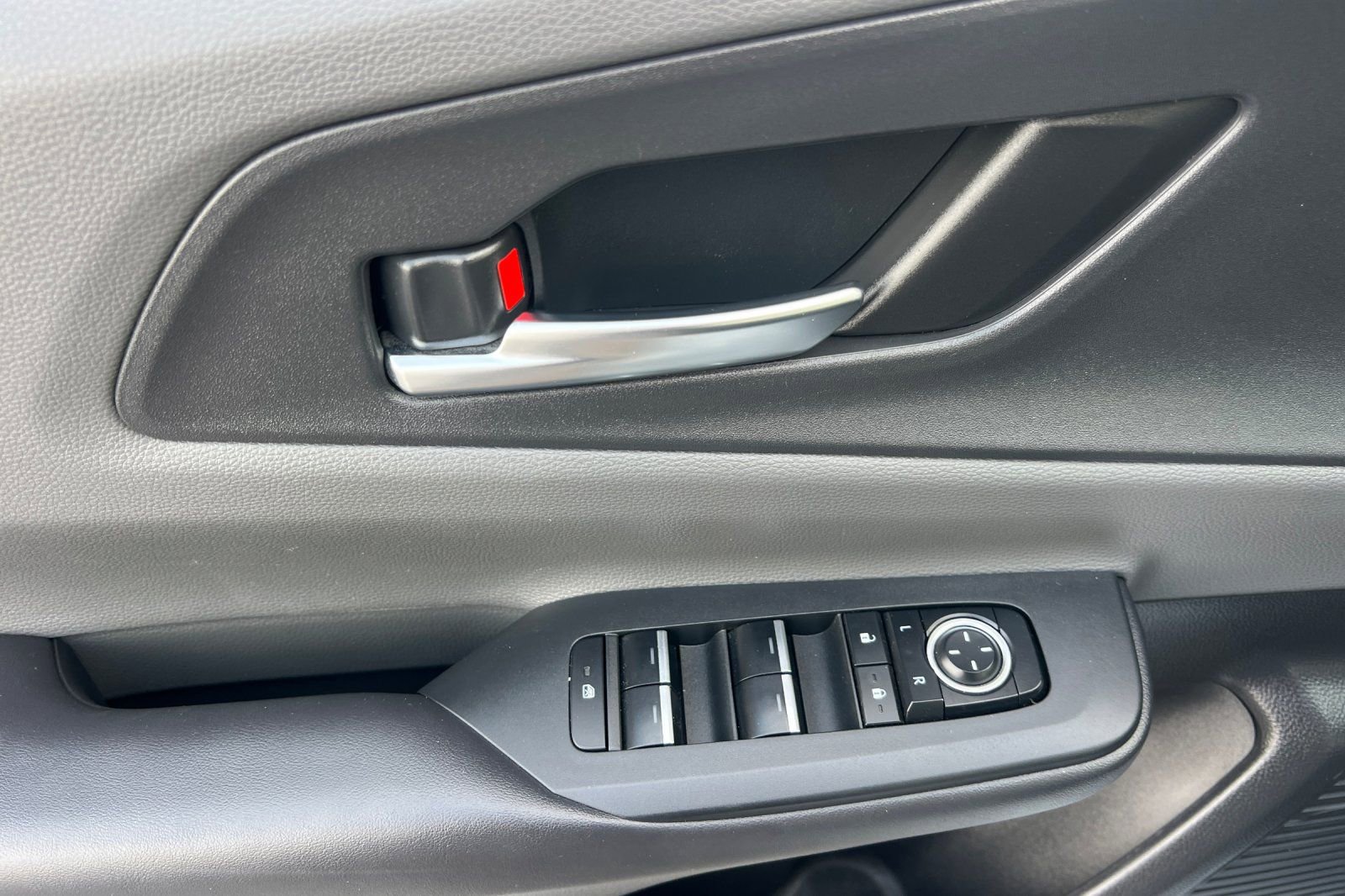 Used 2024 Toyota Prius XLE image 8