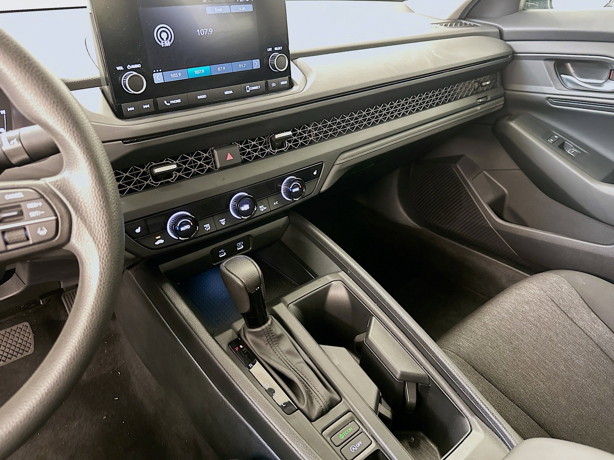 Used 2025 Honda Accord SE image 24