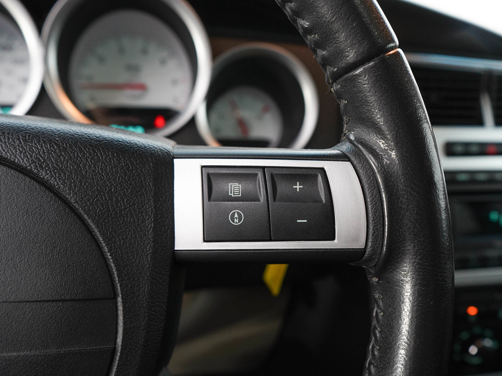 Used 2007 Dodge Magnum R/T w/ Road/Track Performance Group RWD image 25