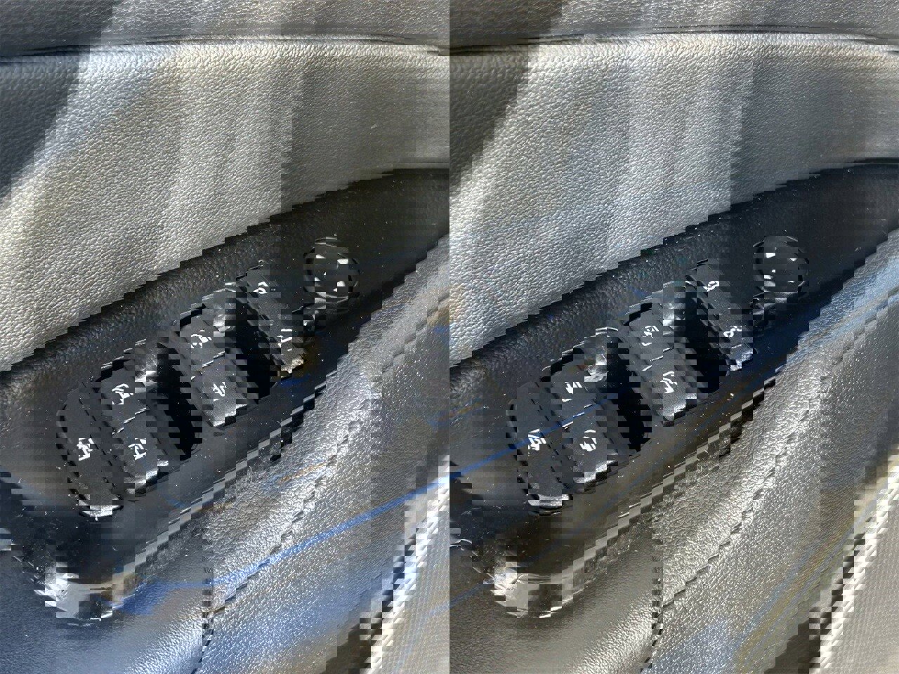 Used 2024 Kia Sportage EX image 30