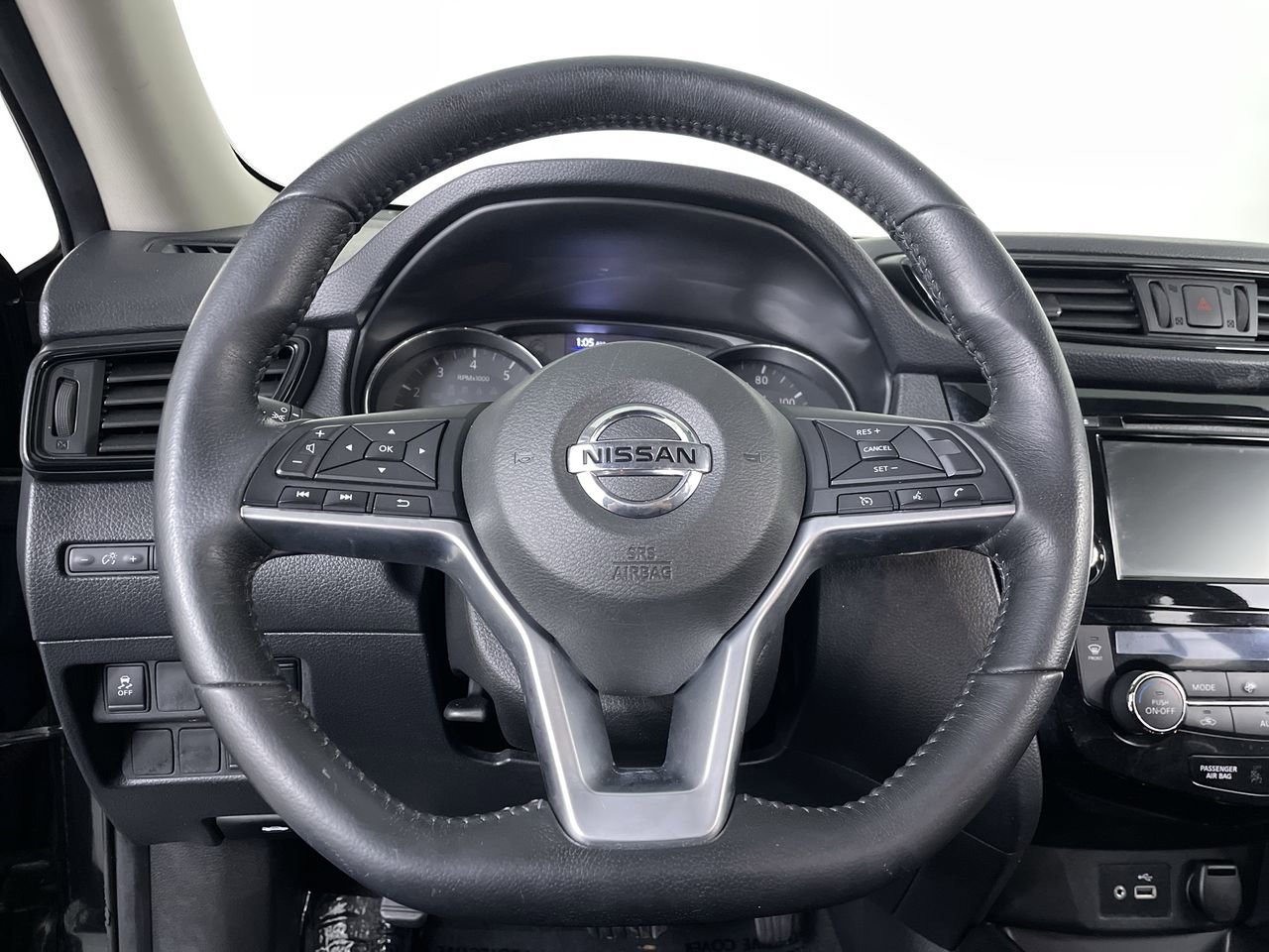 Used 2018 Nissan Rogue SV FWD image 13
