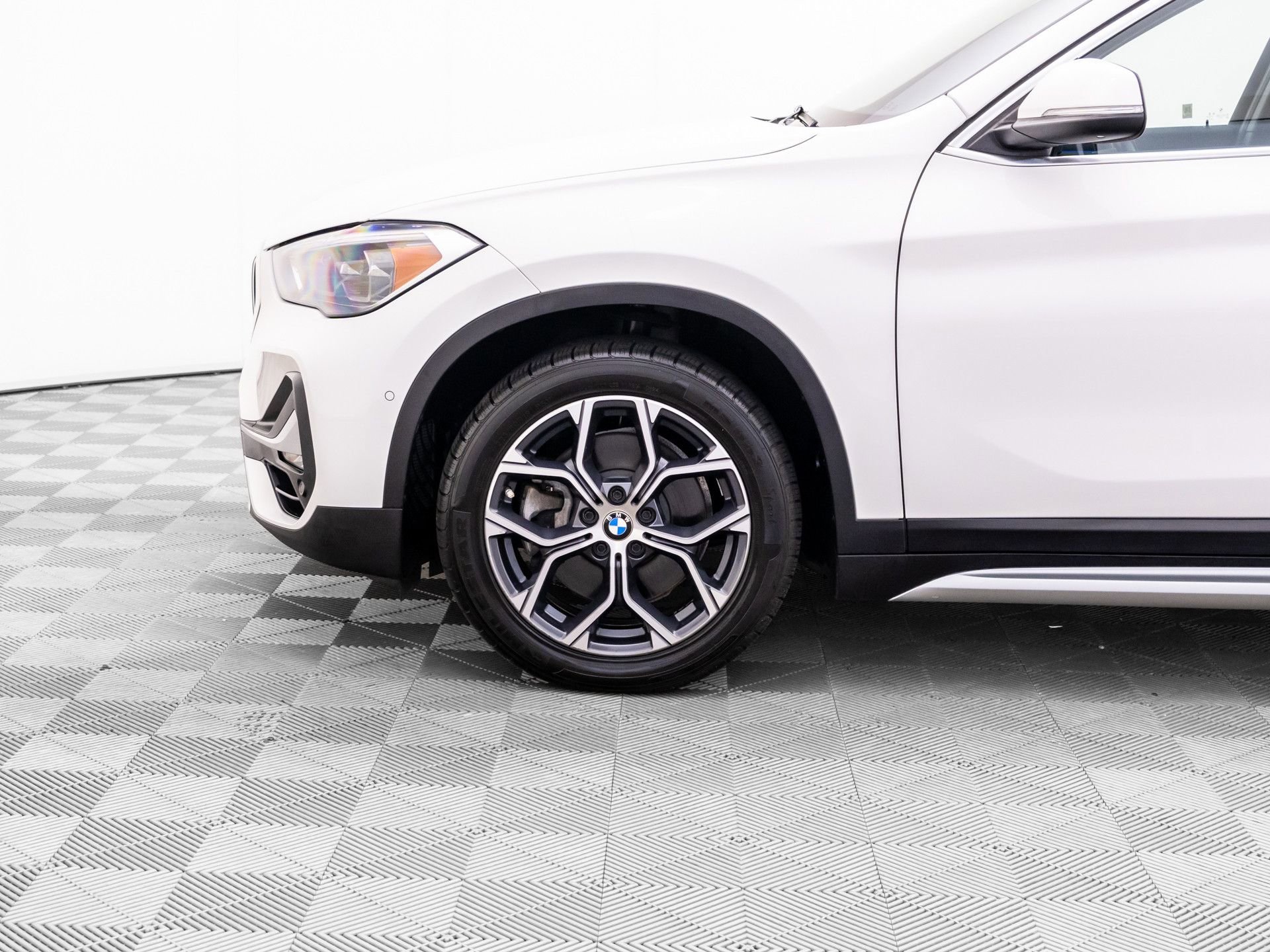 Used 2020 BMW X1 xDrive28i w/ Premium Package AWD/4WD image 37