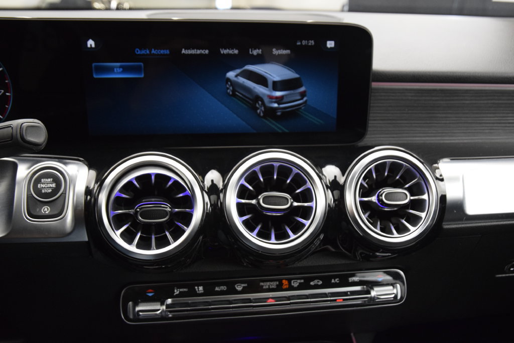 Used 2023 Mercedes-Benz GLB 250 image 27