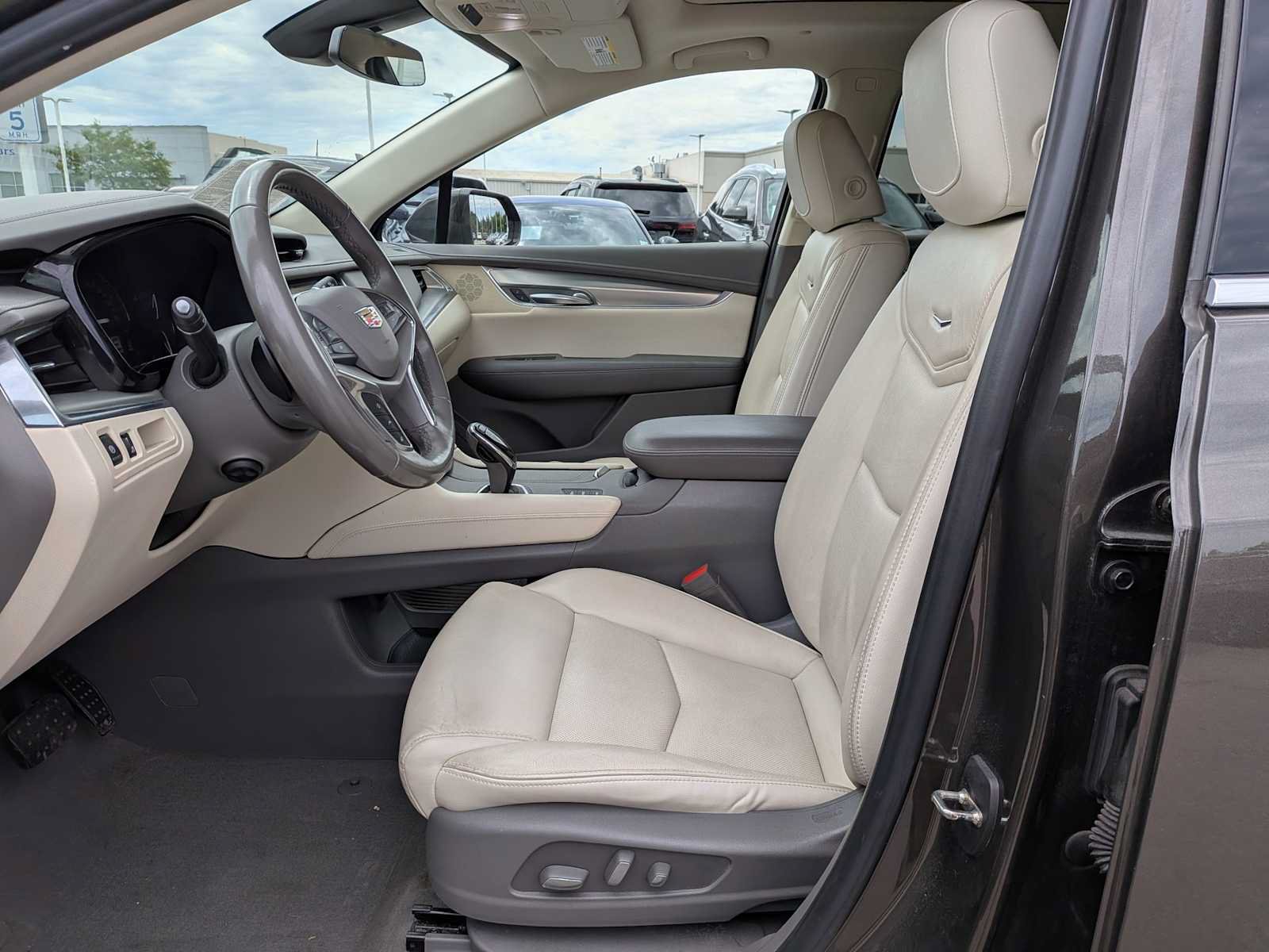 Used 2019 Cadillac XT5 Luxury AWD/4WD image 15
