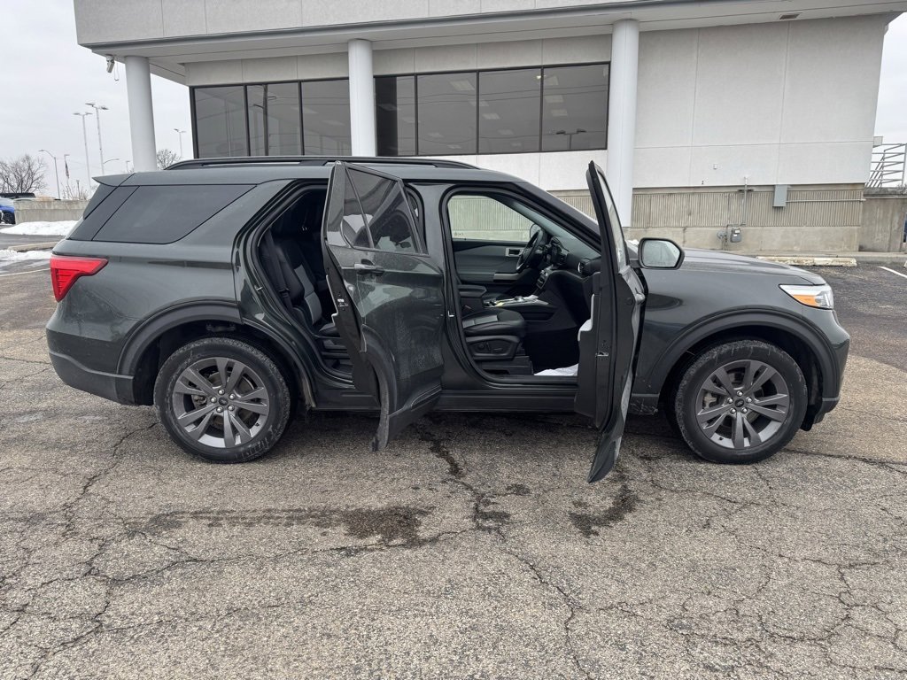 Used 2024 Ford Explorer XLT w/ Equipment Group 202A image 8