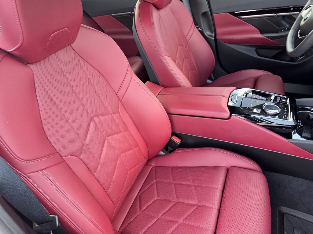 Certified 2025 BMW 530i RWD image 29