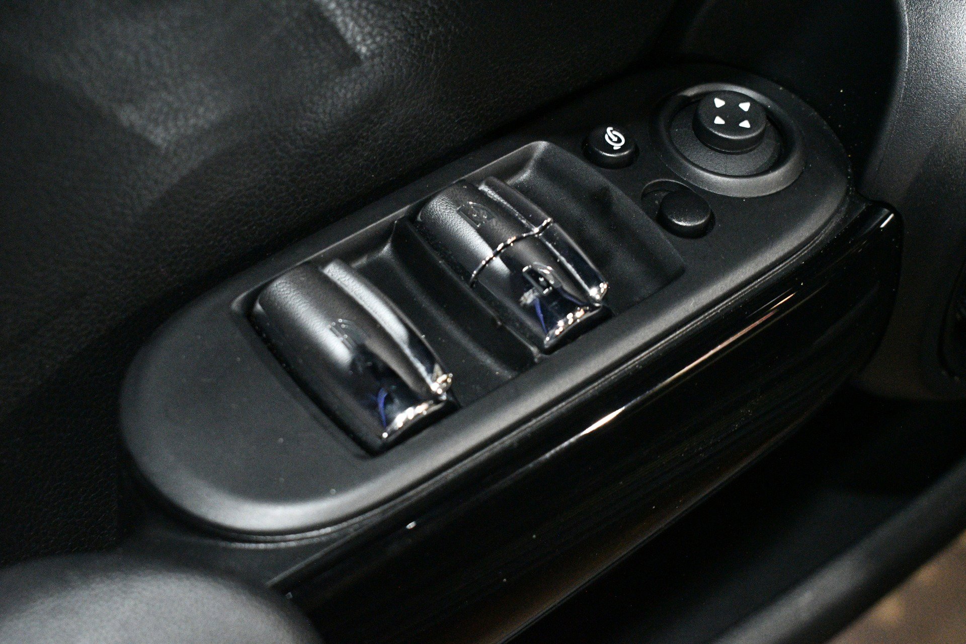 Used 2023 MINI Cooper S w/ MINI Resolute Edition image 44