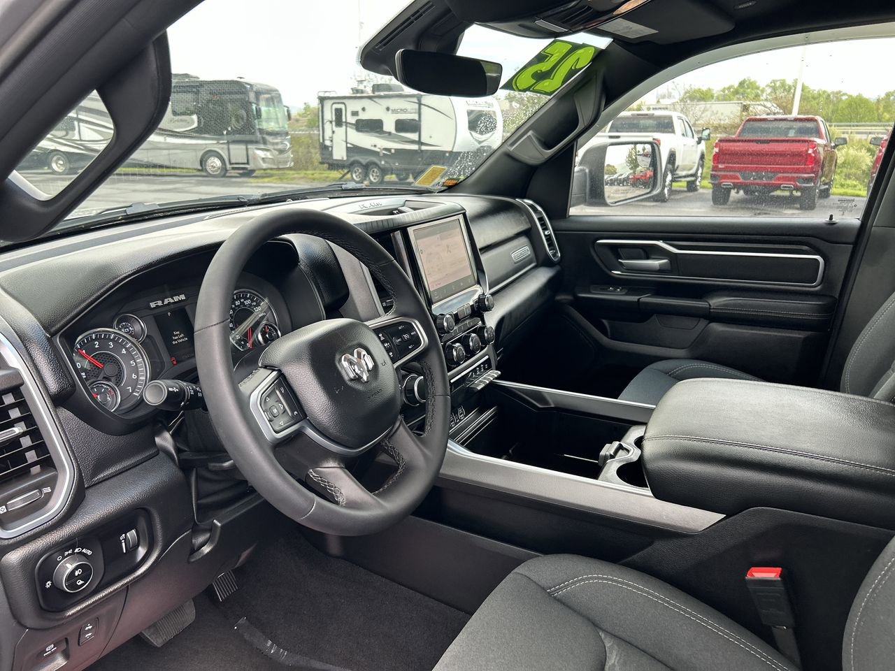 Used 2025 RAM 1500 Big Horn AWD/4WD image 24