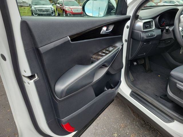 Certified 2020 Kia Sorento LX image 7