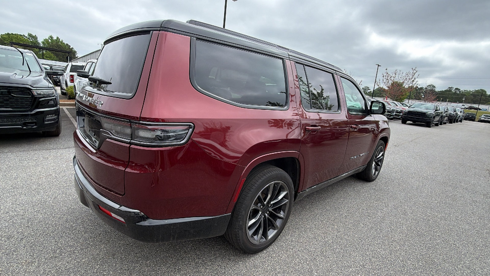 Used 2025 Jeep Grand Wagoneer Series II Obsidian w/ Quick Order Packagew 28T AWD/4WD image 8