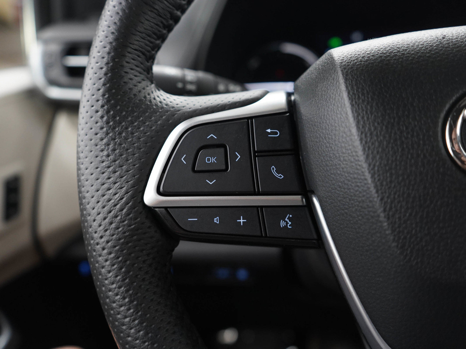 Used 2024 Toyota Sienna Limited AWD/4WD image 28