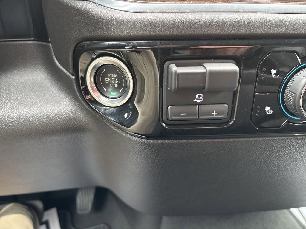 Used 2025 Chevrolet Silverado 1500 LT image 25