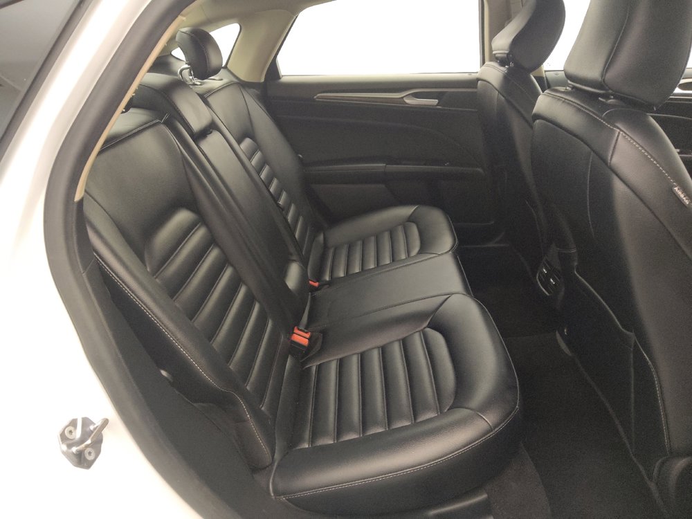 Used 2020 Ford Fusion SEL FWD image 19