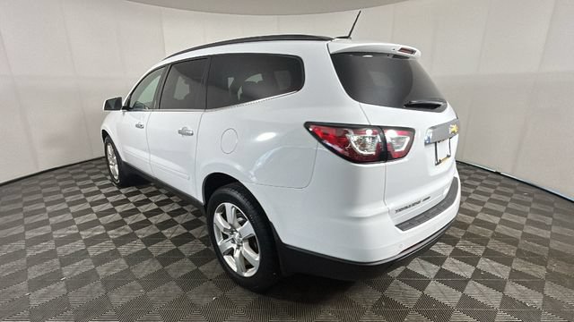 Used 2017 Chevrolet Traverse LT w/ Style and Technology Package AWD/4WD image 4