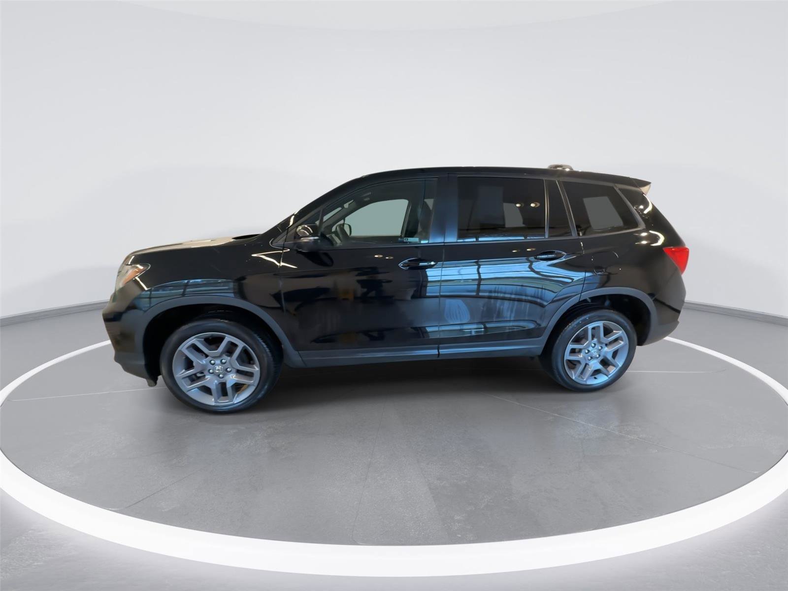 Used 2023 Honda Passport EX-L image 5