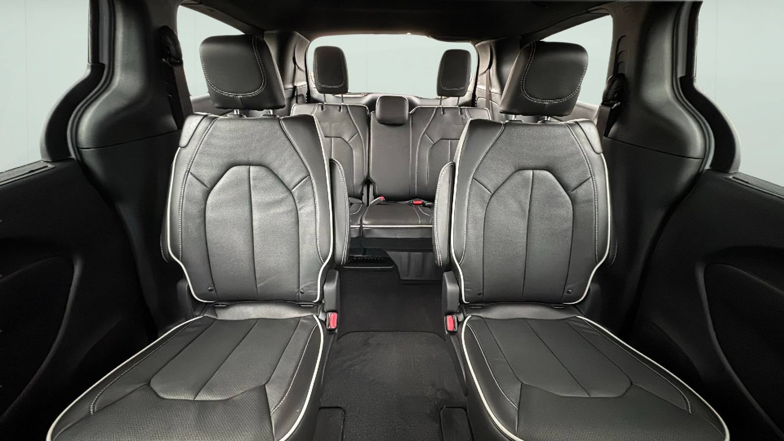 New 2026 Chrysler Pacifica Limited w/ S Appearance Package FWD image 26