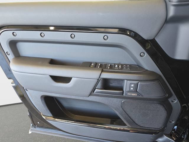 New 2026 Land Rover Defender 110 OCTA AWD/4WD image 19