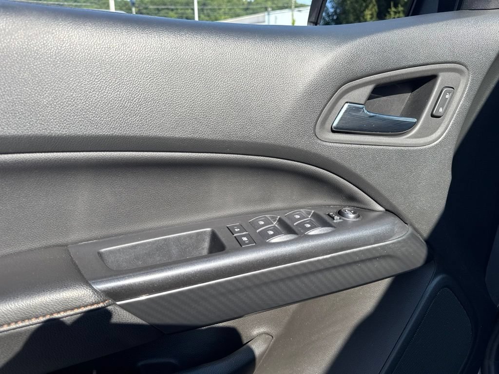 Used 2022 GMC Canyon AT4 AWD/4WD image 9