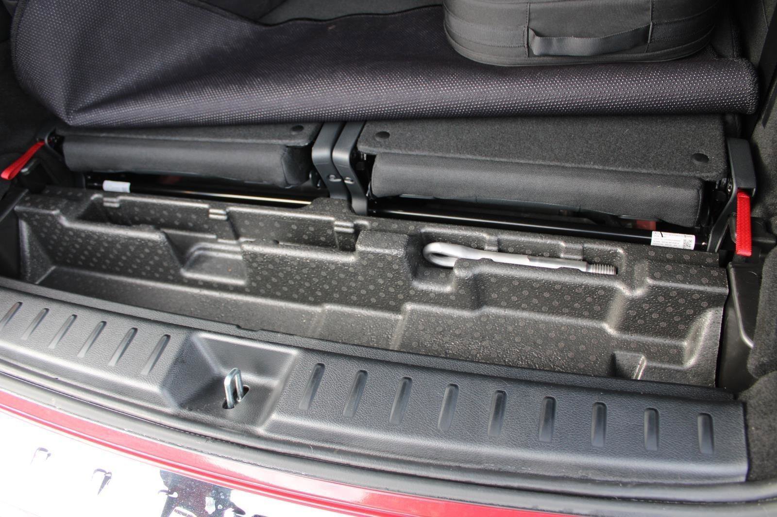 Used 2023 Mercedes-Benz EQB 300 4MATIC image 29