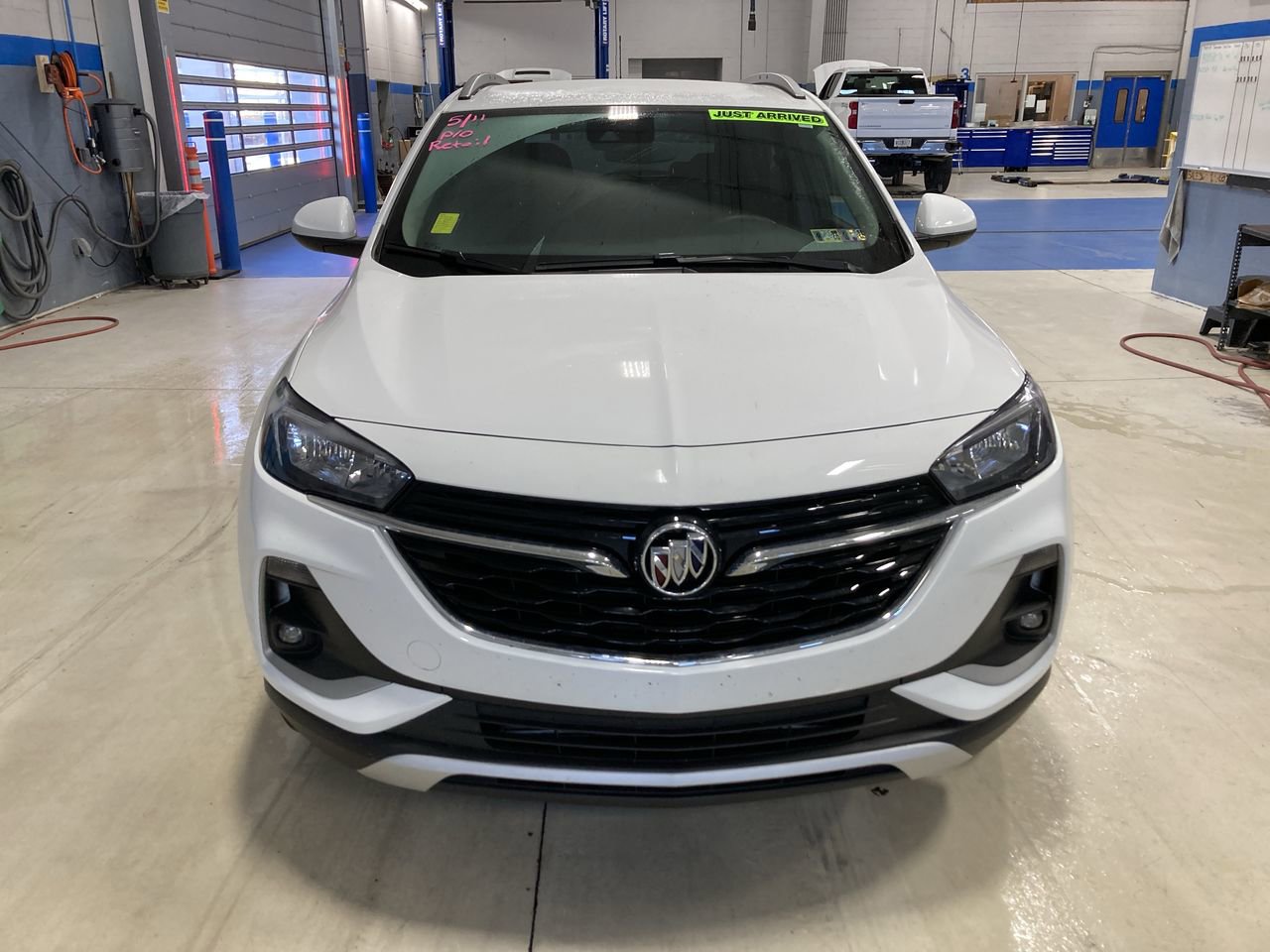 Used 2023 Buick Encore GX Select w/ Safety Package II AWD/4WD image 2