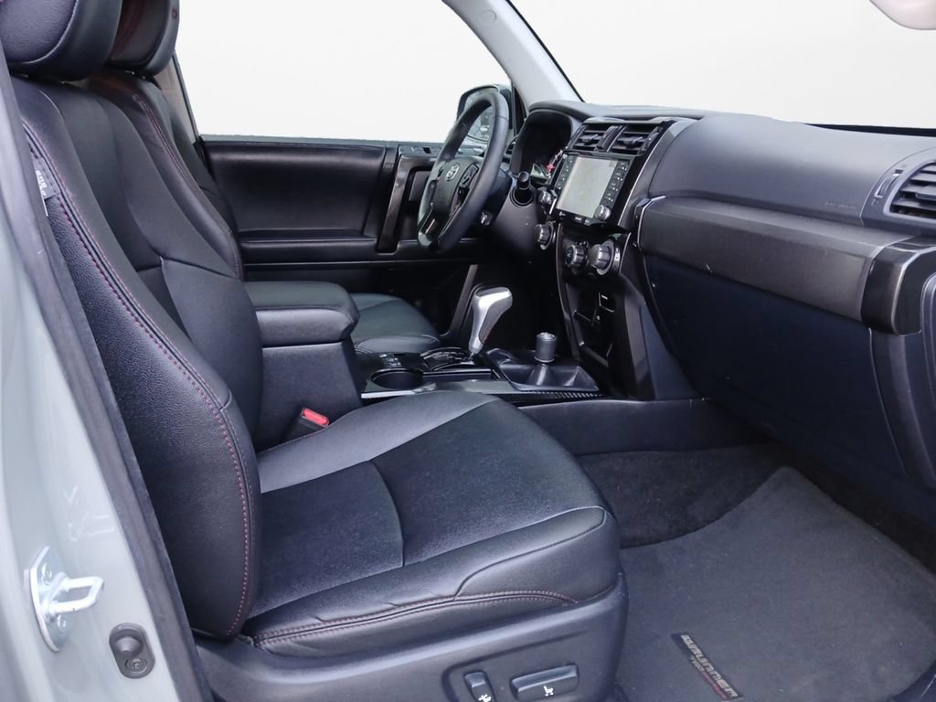 Used 2022 Toyota 4Runner TRD Off-Road Premium AWD/4WD image 24