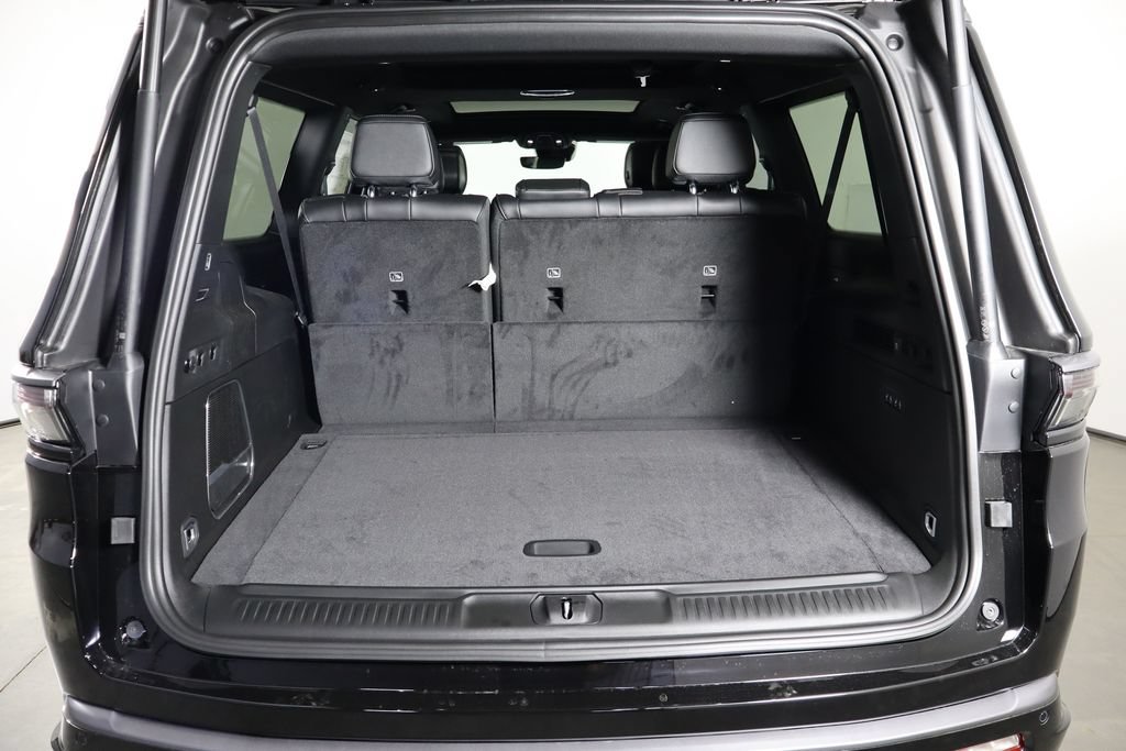 New 2026 Jeep Grand Wagoneer L Limited AWD/4WD image 19