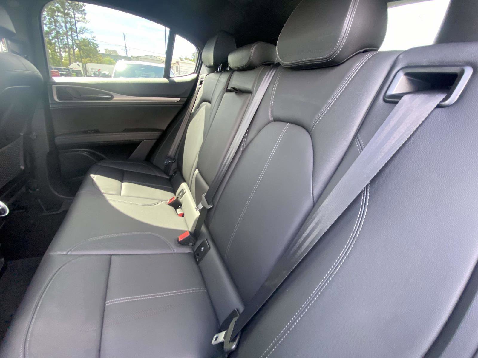 Used 2024 Alfa Romeo Stelvio Ti image 17