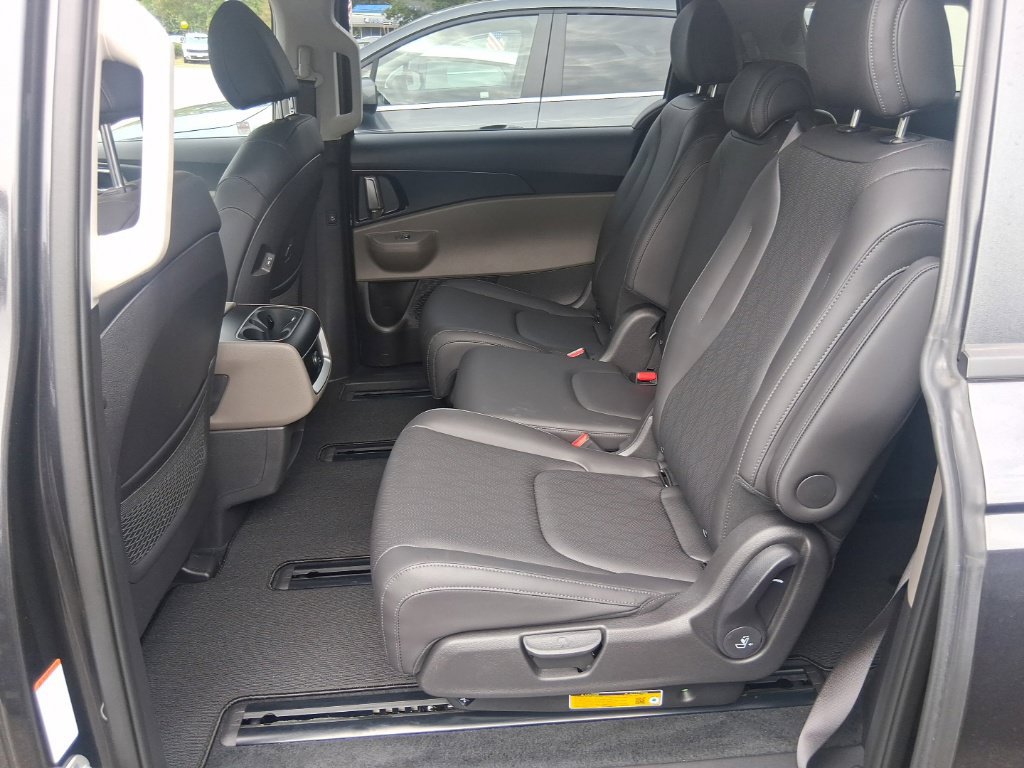 Certified 2026 Kia Carnival FWD image 17