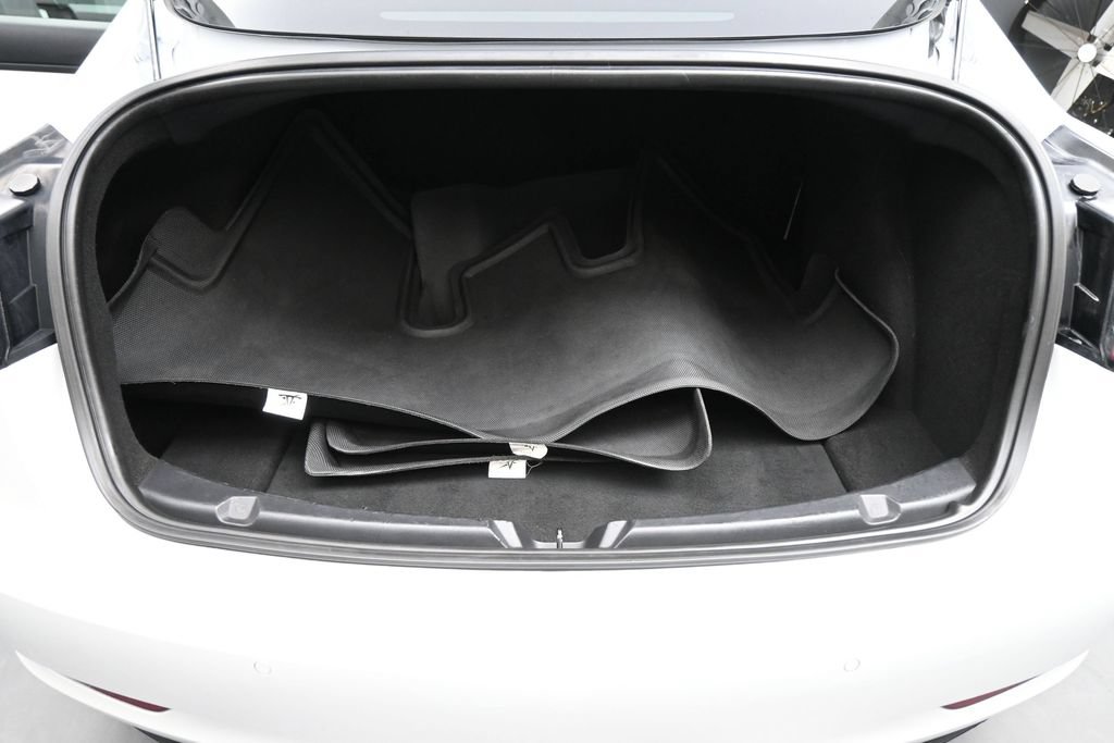 Used 2020 Tesla Model 3 Standard Range Plus RWD image 17