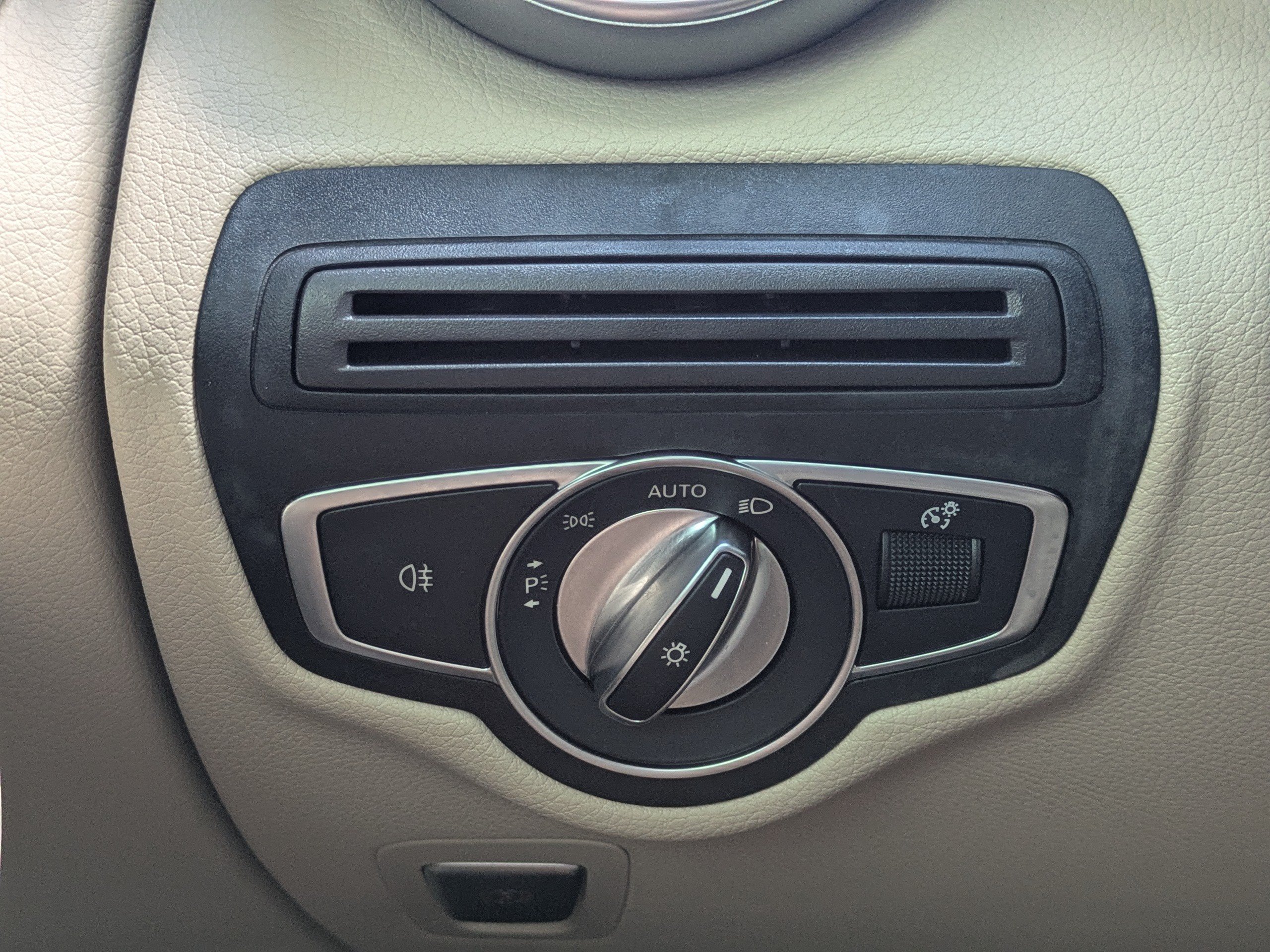 Used 2022 Mercedes-Benz GLC 300 image 21