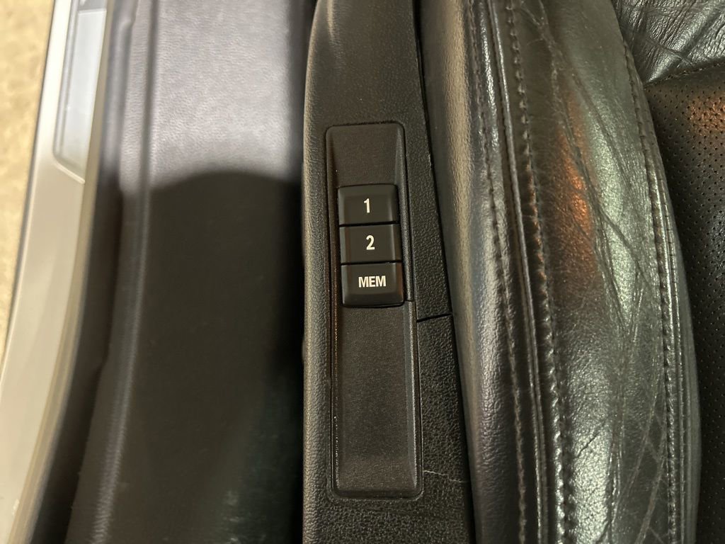 Used 2010 Buick LaCrosse CXL w/ Luxury Package AWD/4WD image 5