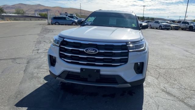 Used 2025 Ford Explorer Active w/ Active Comfort Package AWD/4WD image 3