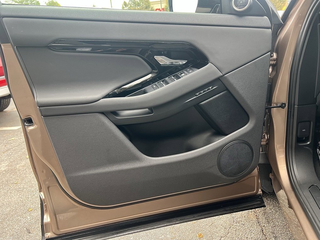 Used 2024 Land Rover Range Rover Evoque S image 24