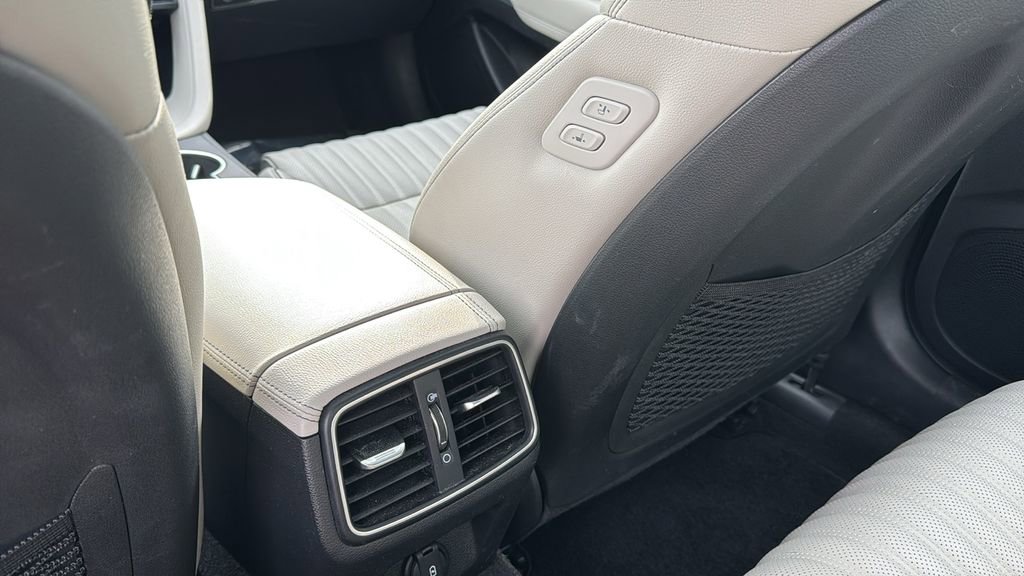 Used 2023 Genesis G70 3.3T w/ Sport Advanced Package image 39