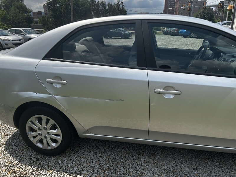 Used 2010 Kia Forte EX FWD image 21