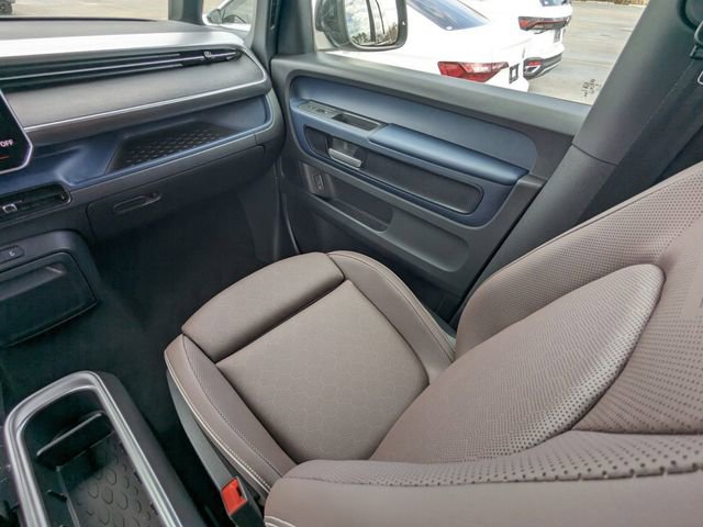 New 2025 Volkswagen ID. Buzz 1st Edition RWD image 17