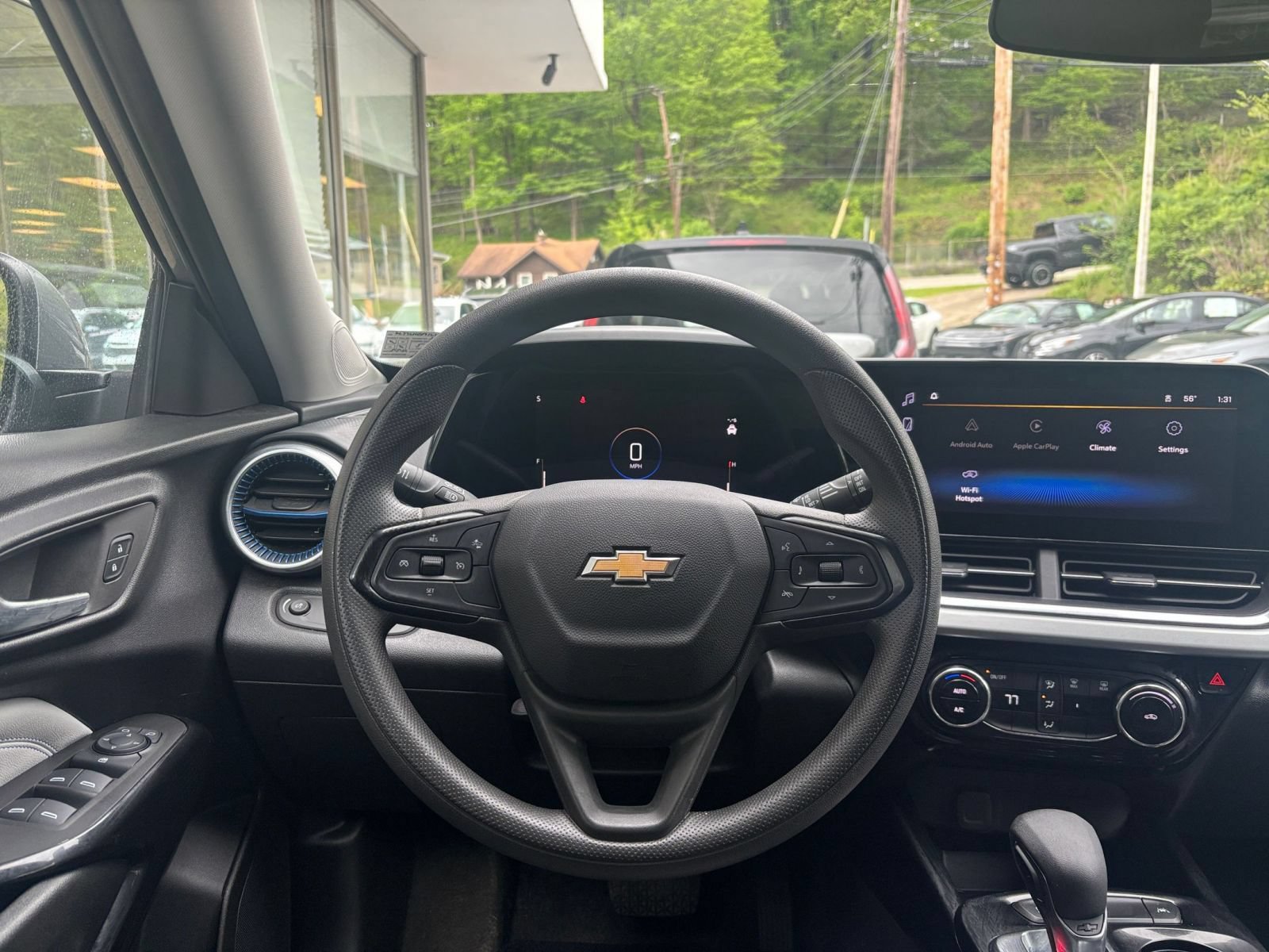 Used 2025 Chevrolet Trax LT FWD image 34