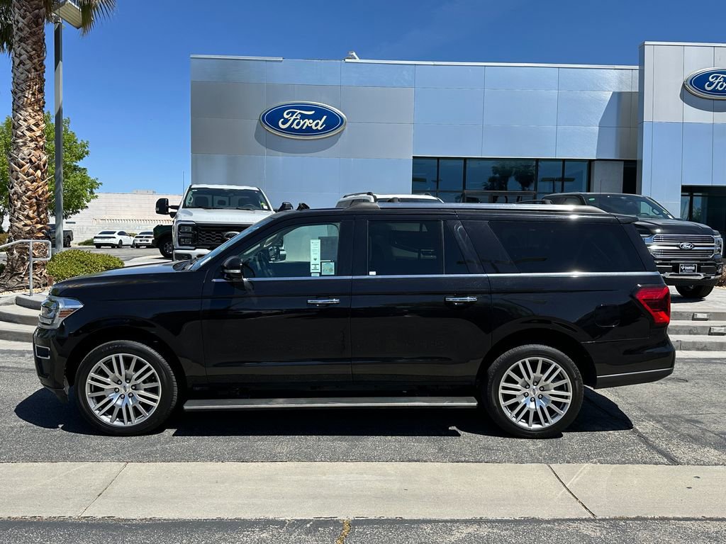 Used 2024 Ford Expedition Max Limited AWD/4WD image 3